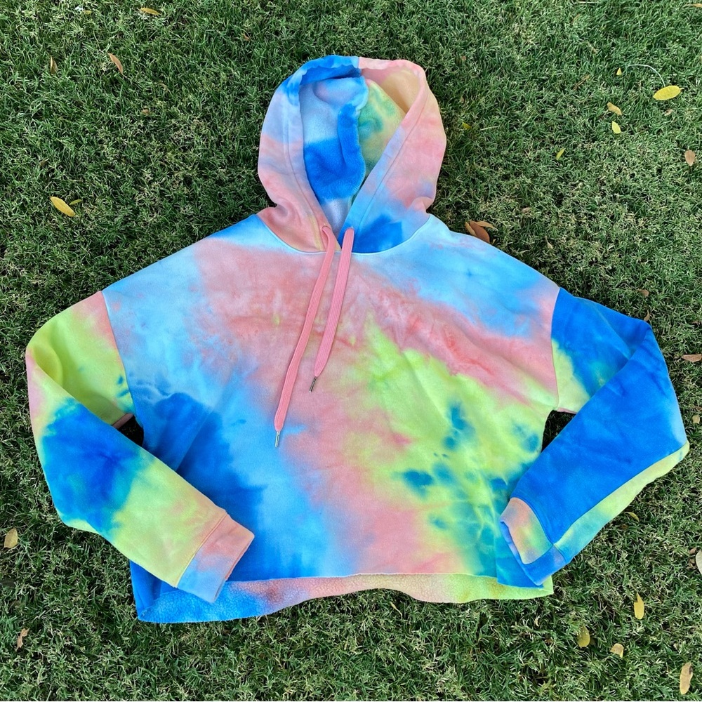 RUE 21 CROPPED SWEATSHIRT IN EXCELLENT PRELOVED CONDITION SIZE M